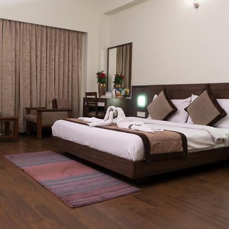 Mg Regency Hotell Baddi Exteriör bild