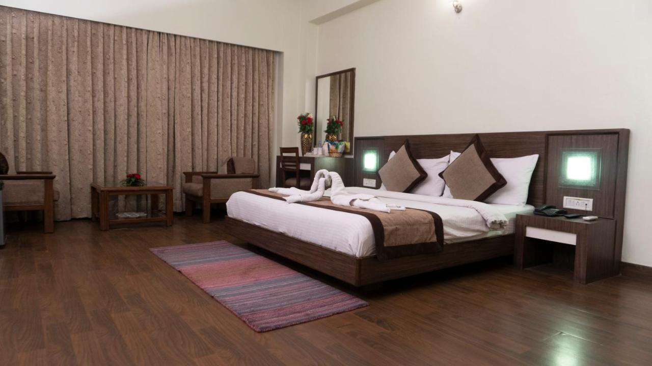 Mg Regency Hotell Baddi Exteriör bild