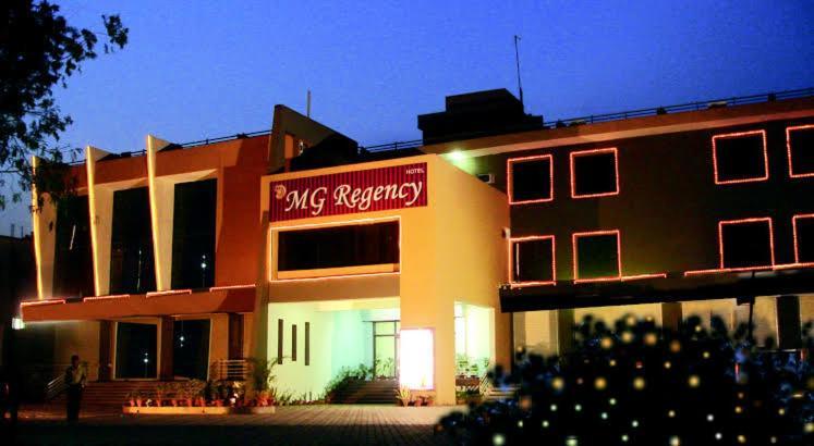 Mg Regency Hotell Baddi Exteriör bild