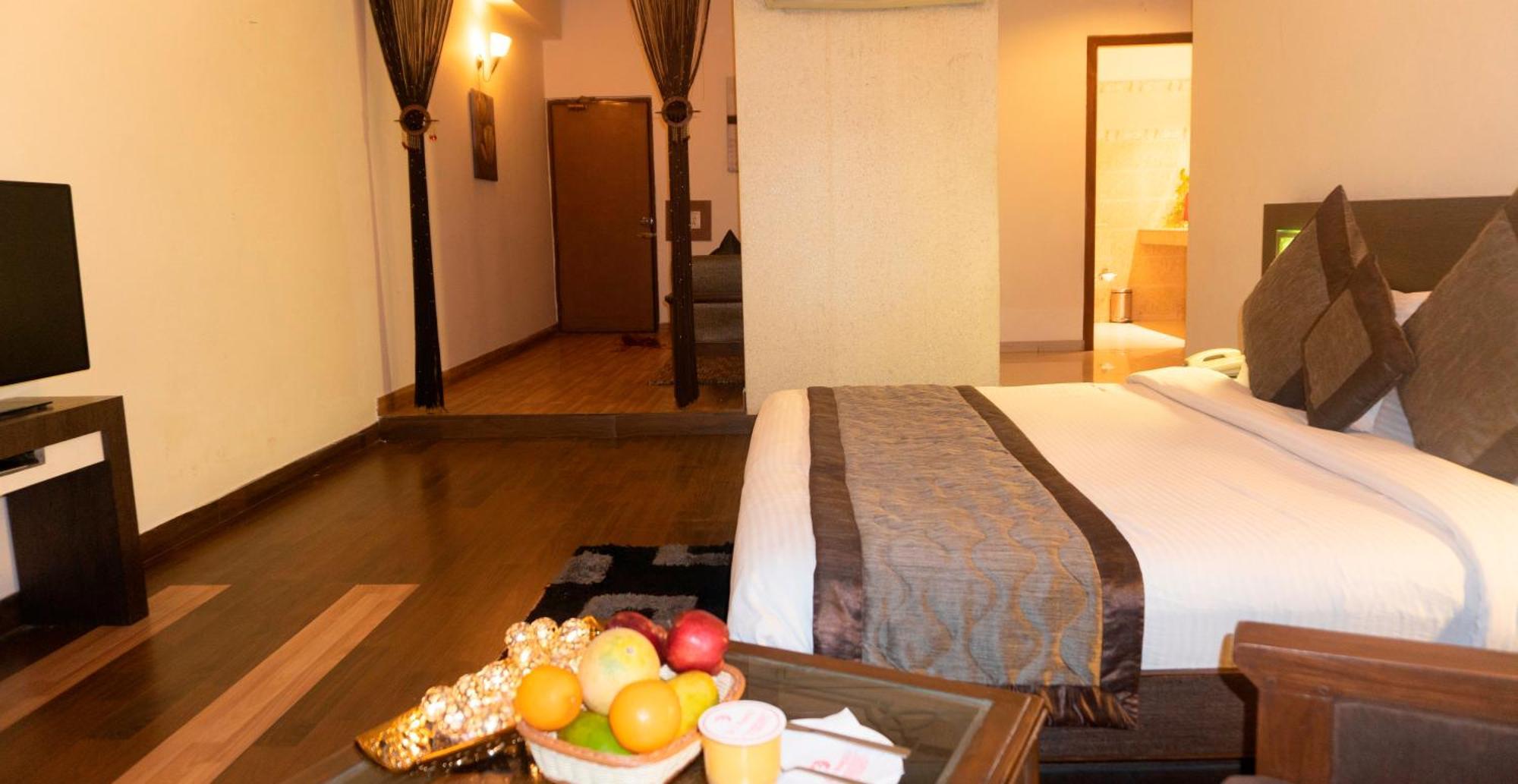 Mg Regency Hotell Baddi Exteriör bild