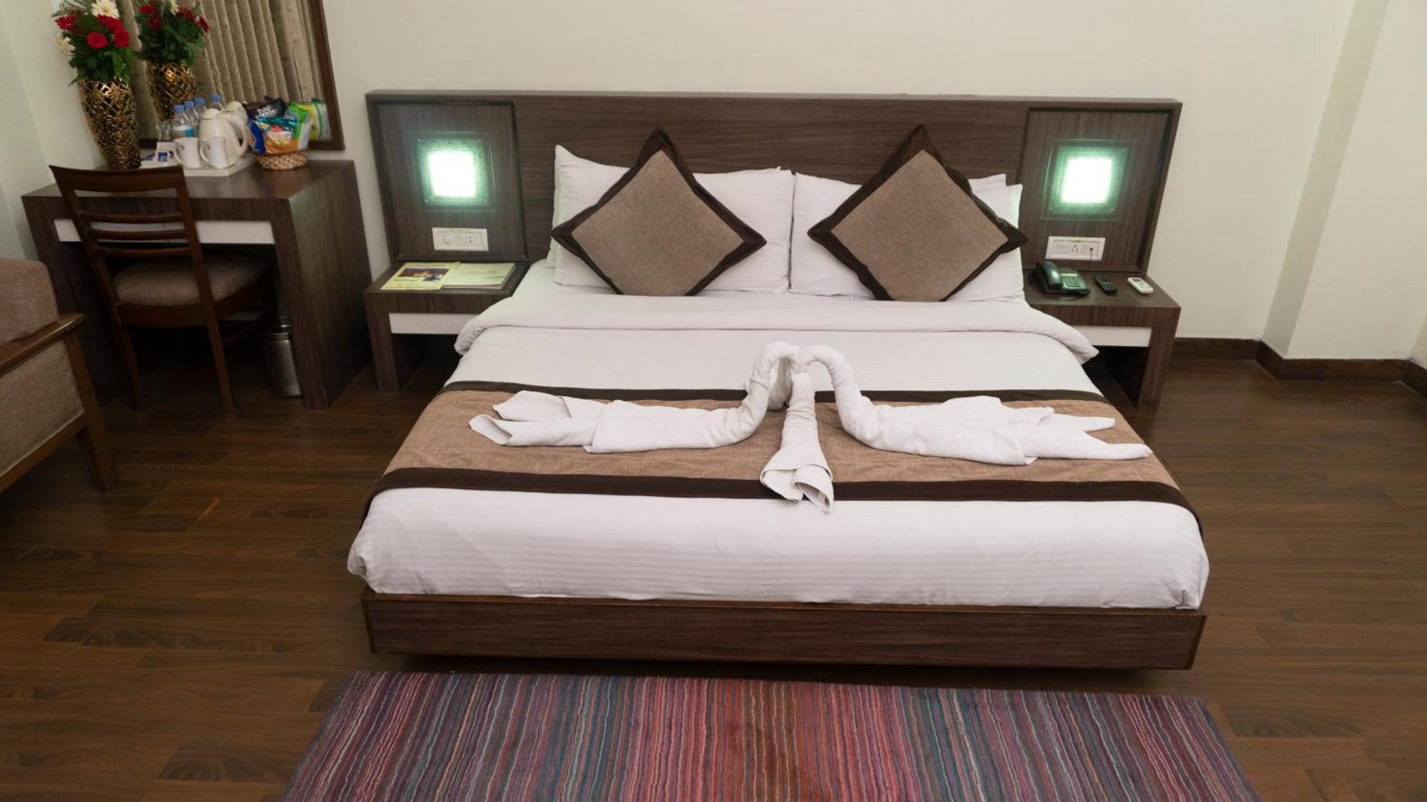 Mg Regency Hotell Baddi Exteriör bild