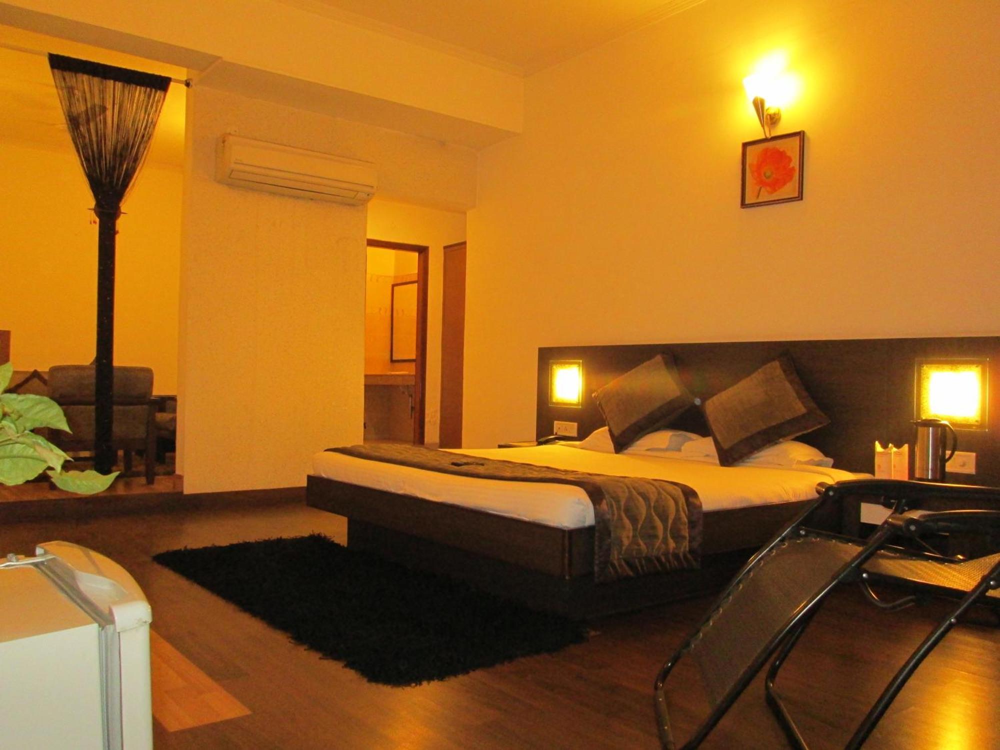 Mg Regency Hotell Baddi Exteriör bild