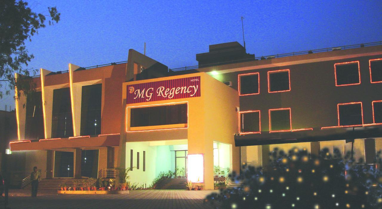 Mg Regency Hotell Baddi Exteriör bild